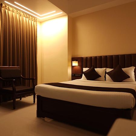 Hotel Arcadia Kottayam Esterno foto