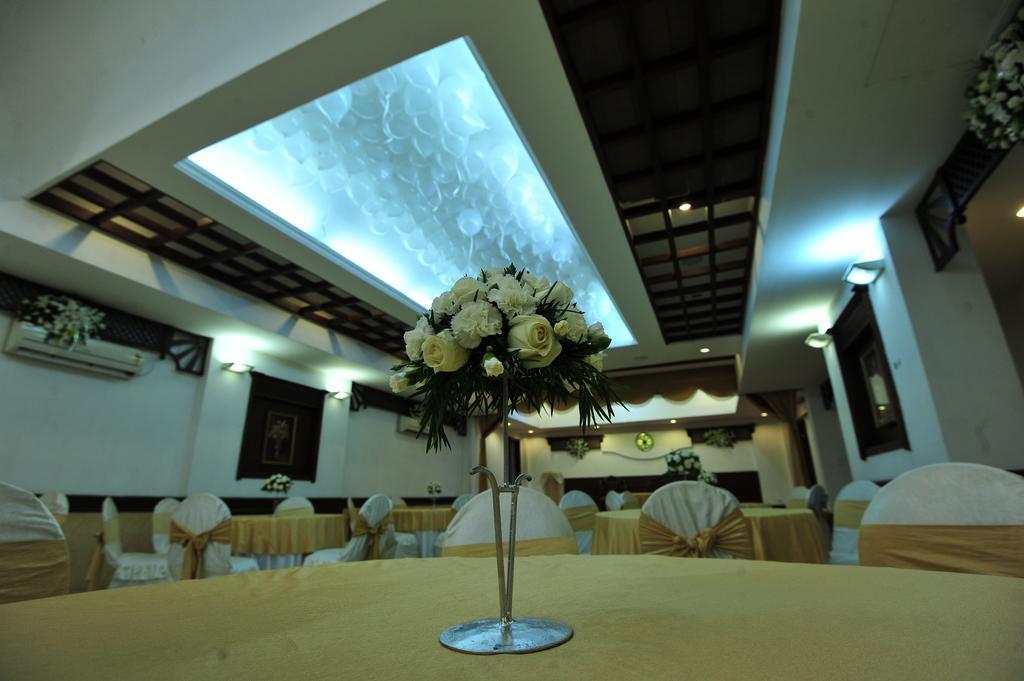Hotel Arcadia Kottayam Esterno foto