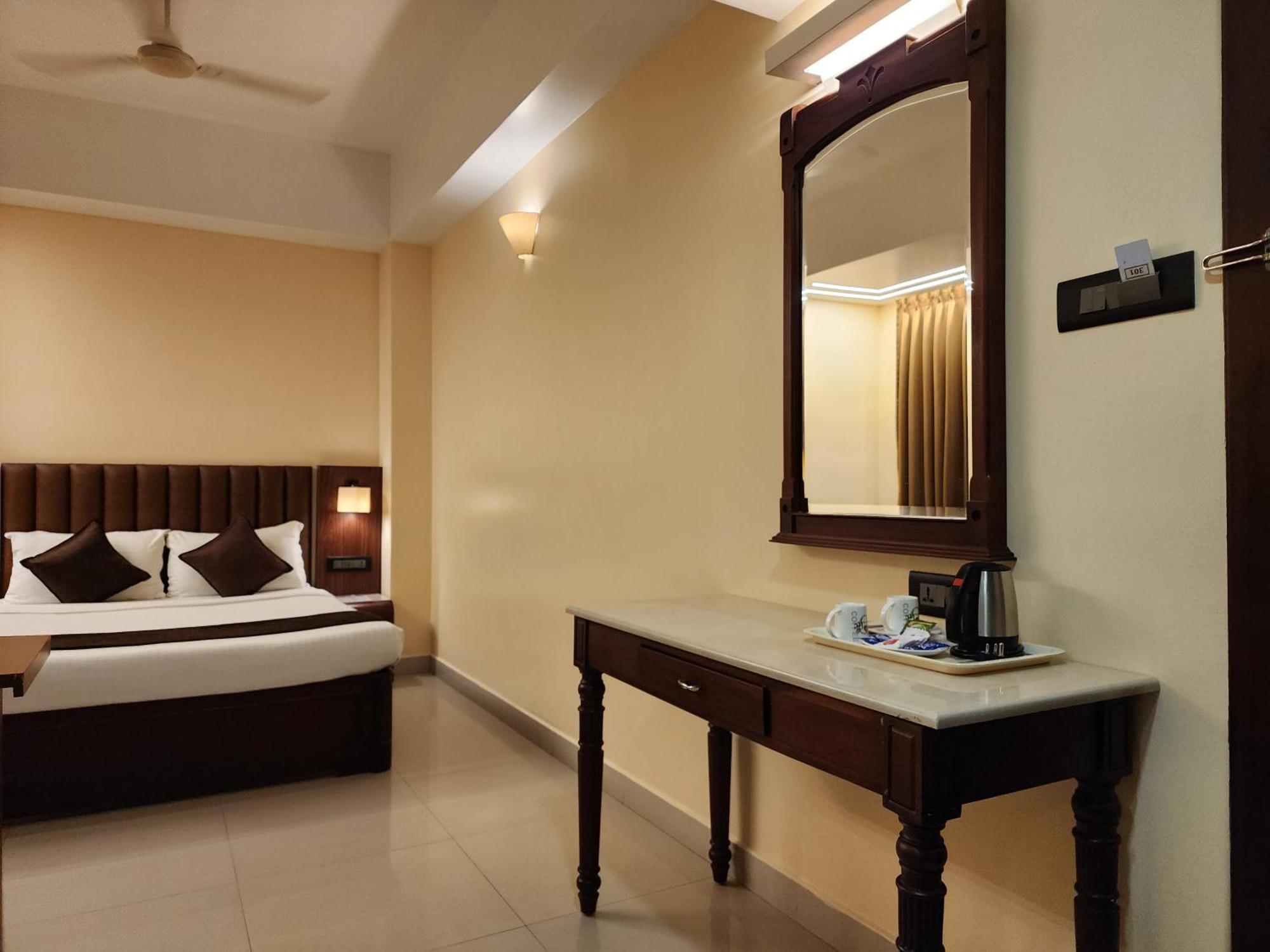 Hotel Arcadia Kottayam Esterno foto