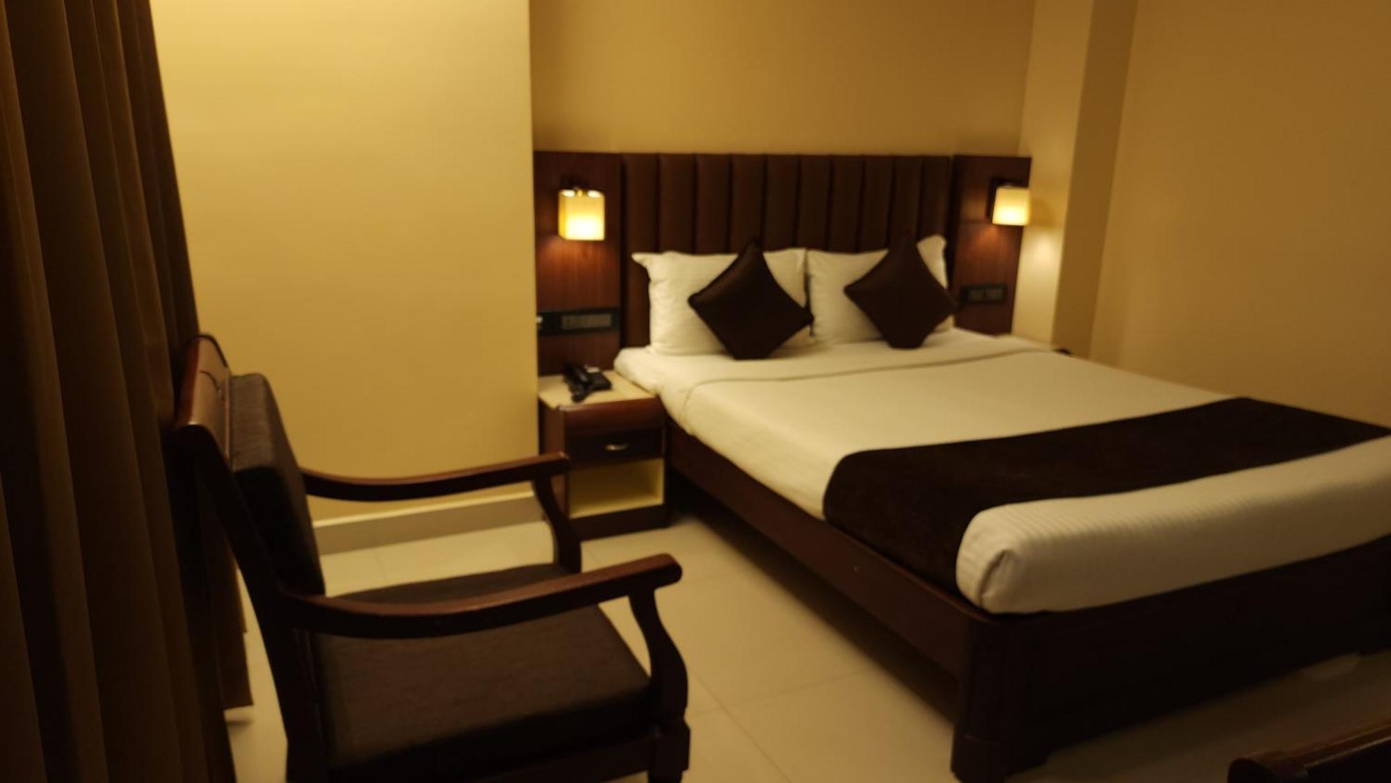 Hotel Arcadia Kottayam Esterno foto