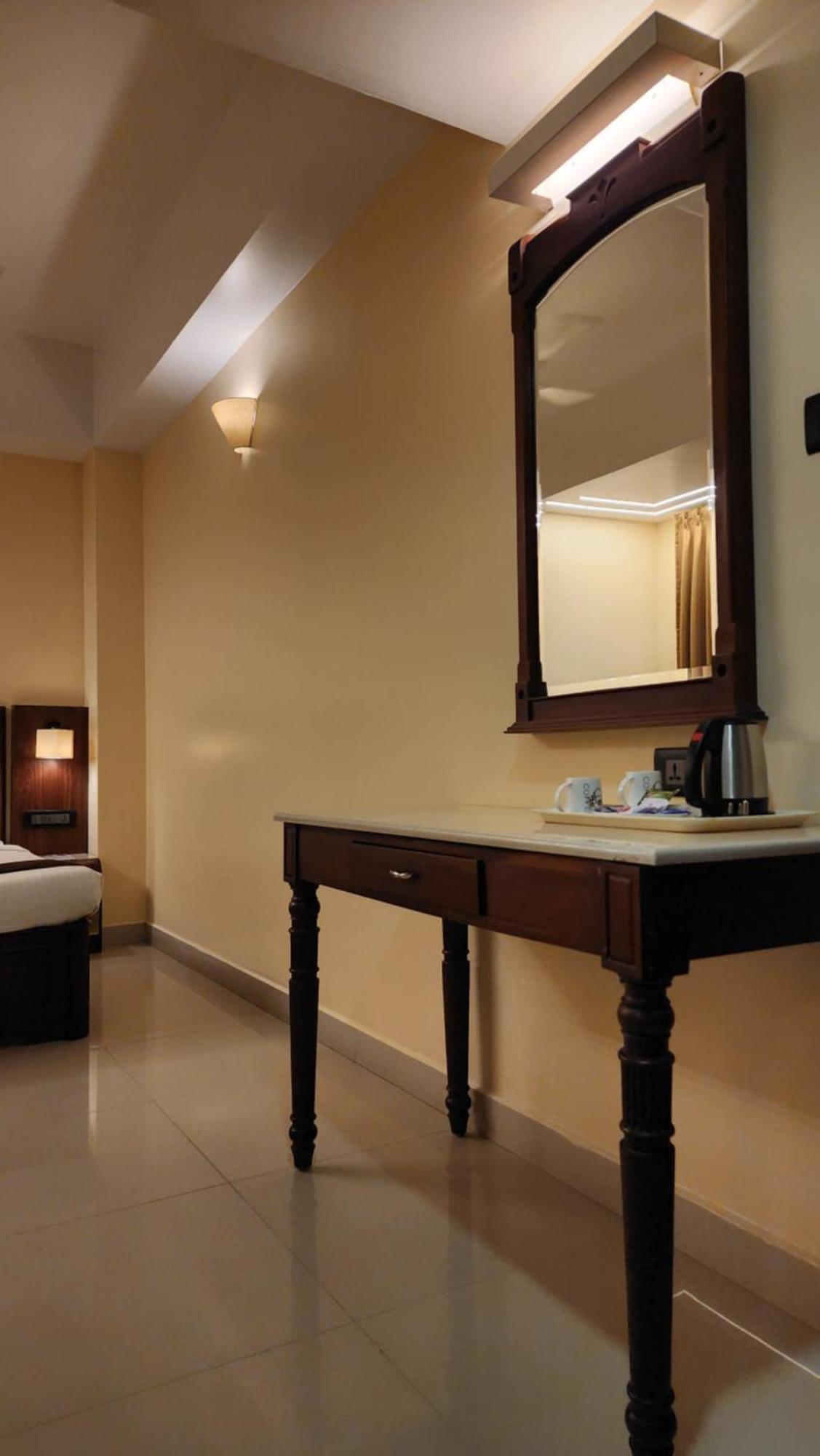 Hotel Arcadia Kottayam Esterno foto