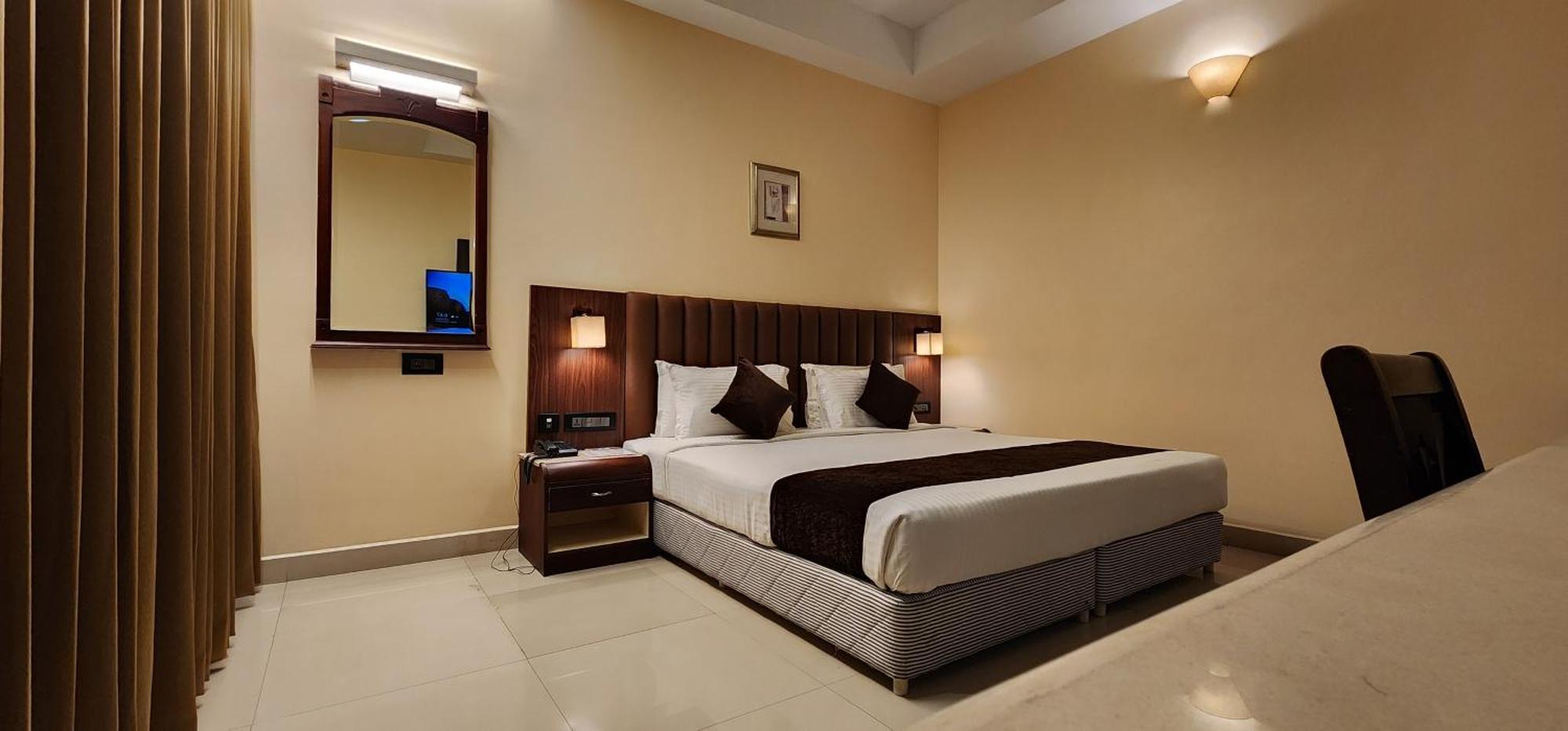 Hotel Arcadia Kottayam Esterno foto