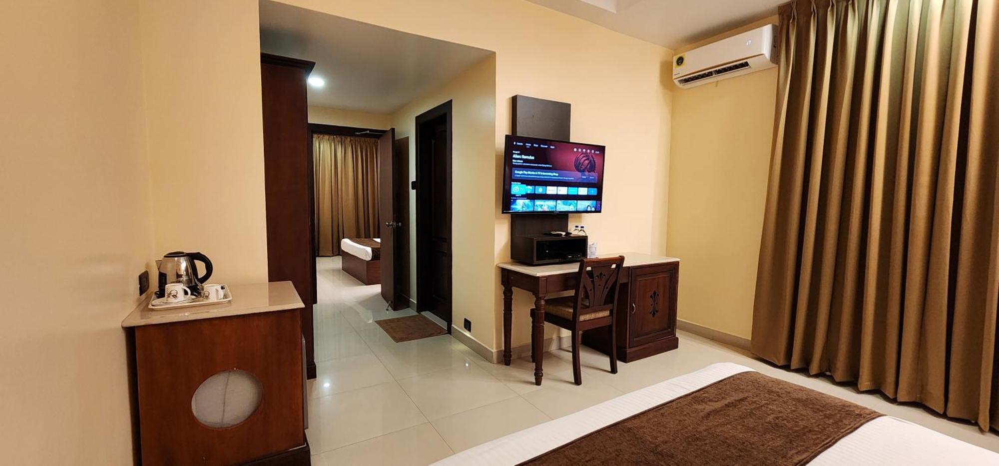 Hotel Arcadia Kottayam Esterno foto