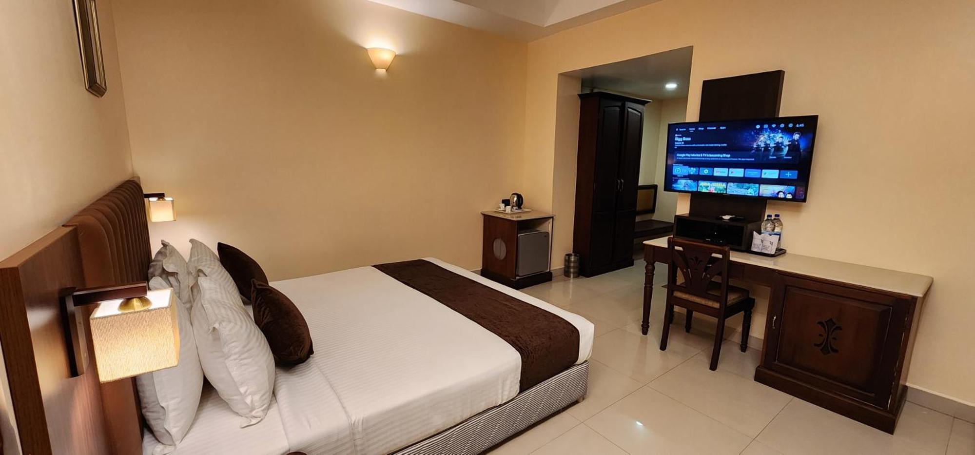Hotel Arcadia Kottayam Esterno foto