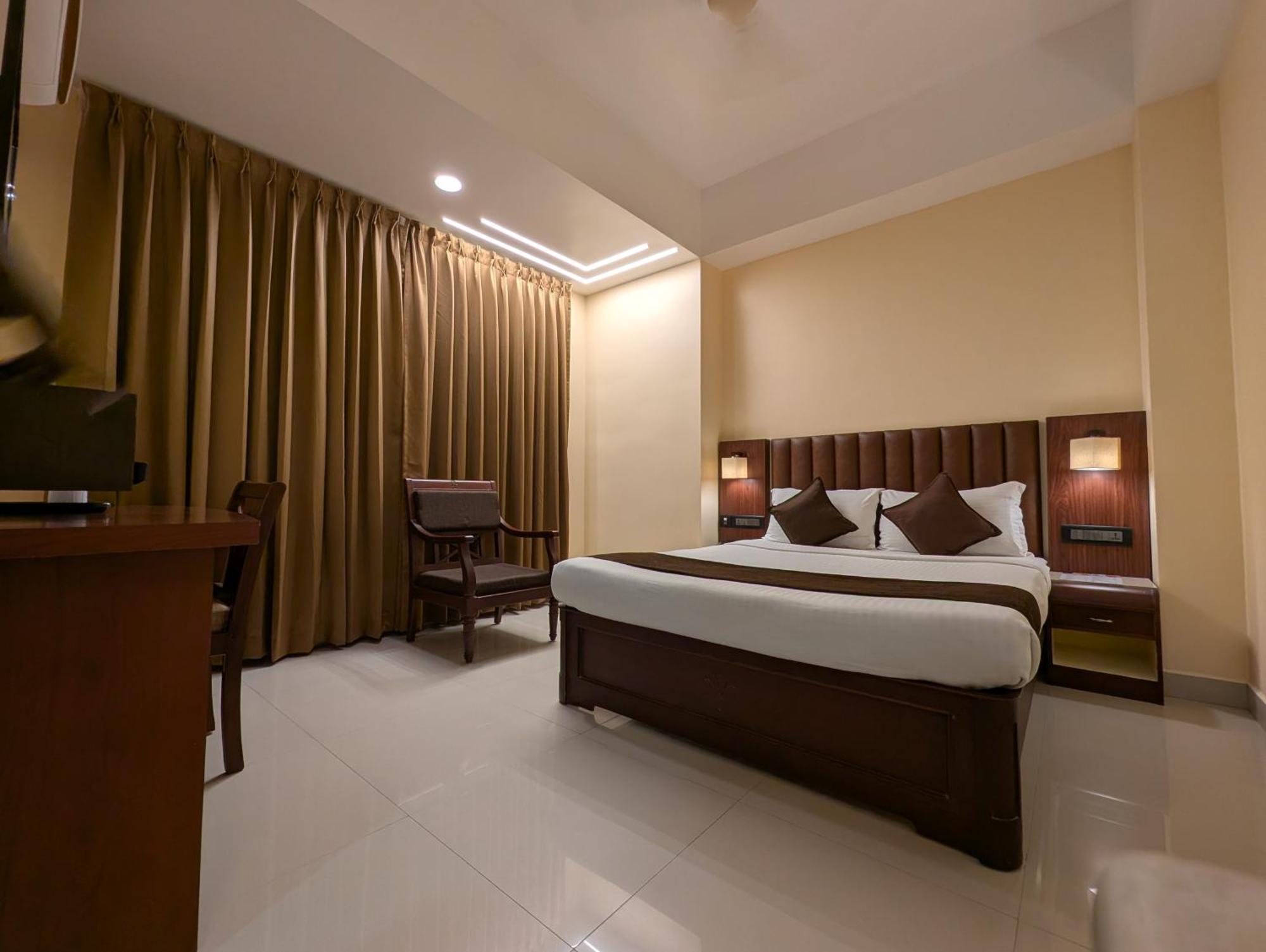 Hotel Arcadia Kottayam Esterno foto