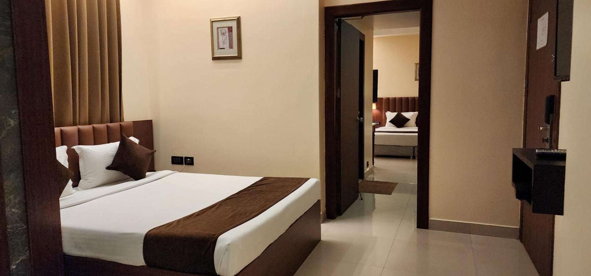 Hotel Arcadia Kottayam Esterno foto