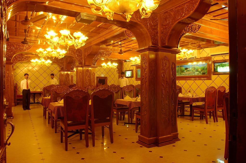 Hotel Arcadia Kottayam Esterno foto