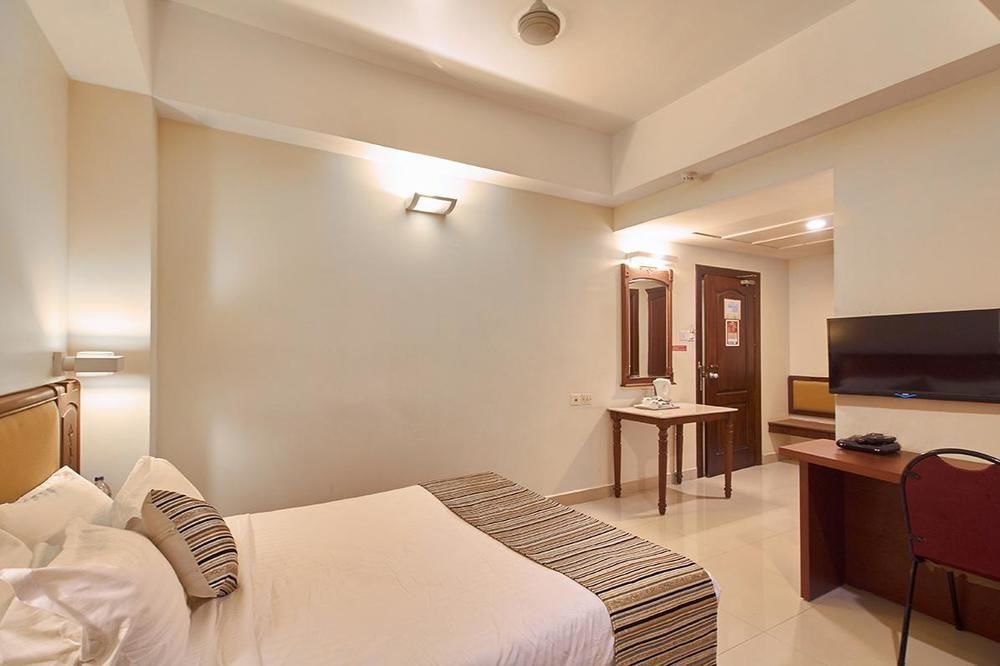 Hotel Arcadia Kottayam Esterno foto